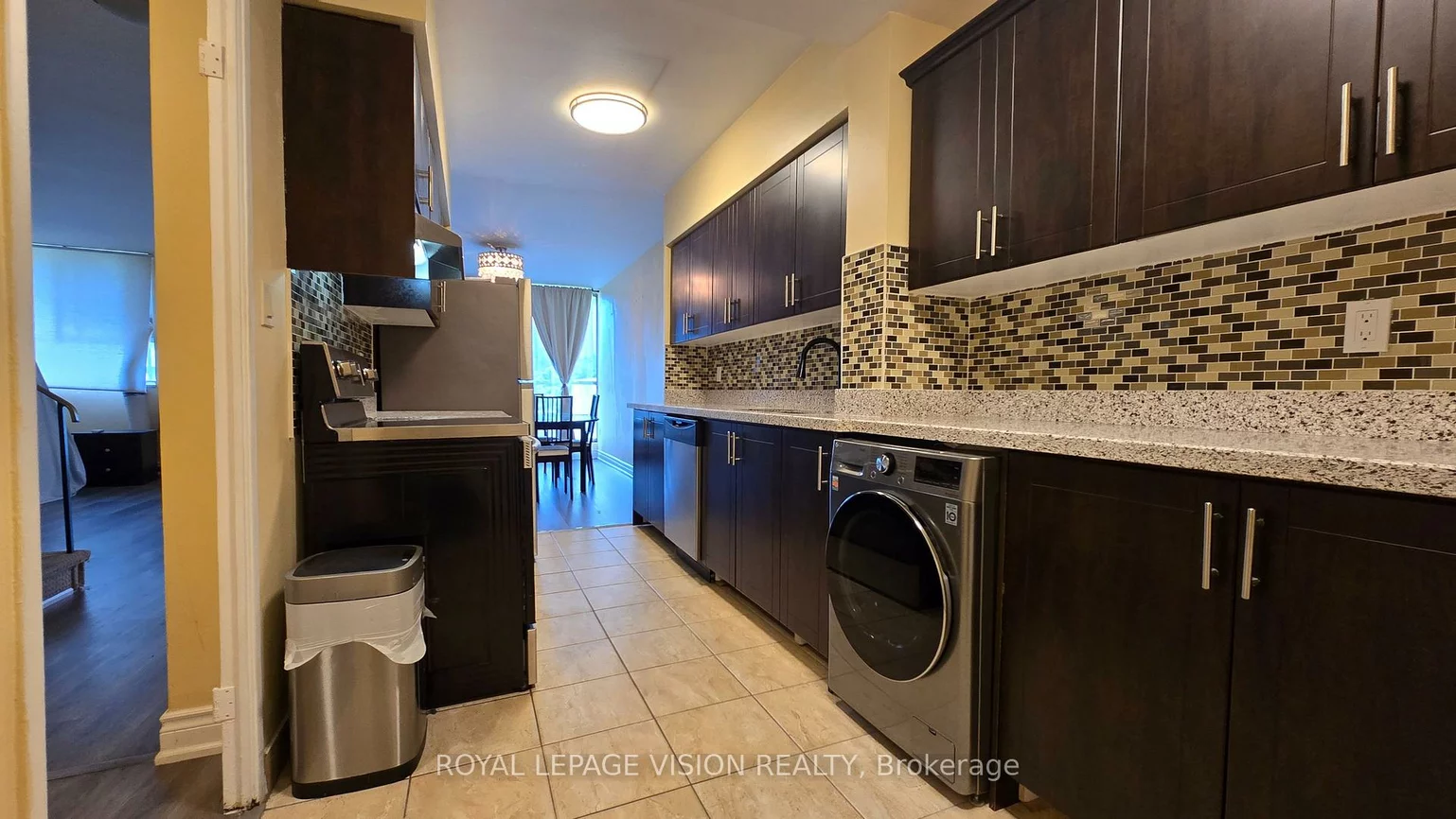 10, Crescent Town, Crescent Town, Toronto