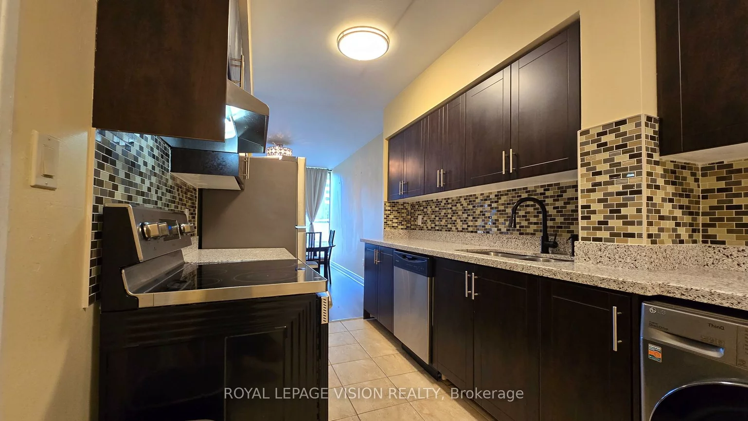 10, Crescent Town, Crescent Town, Toronto