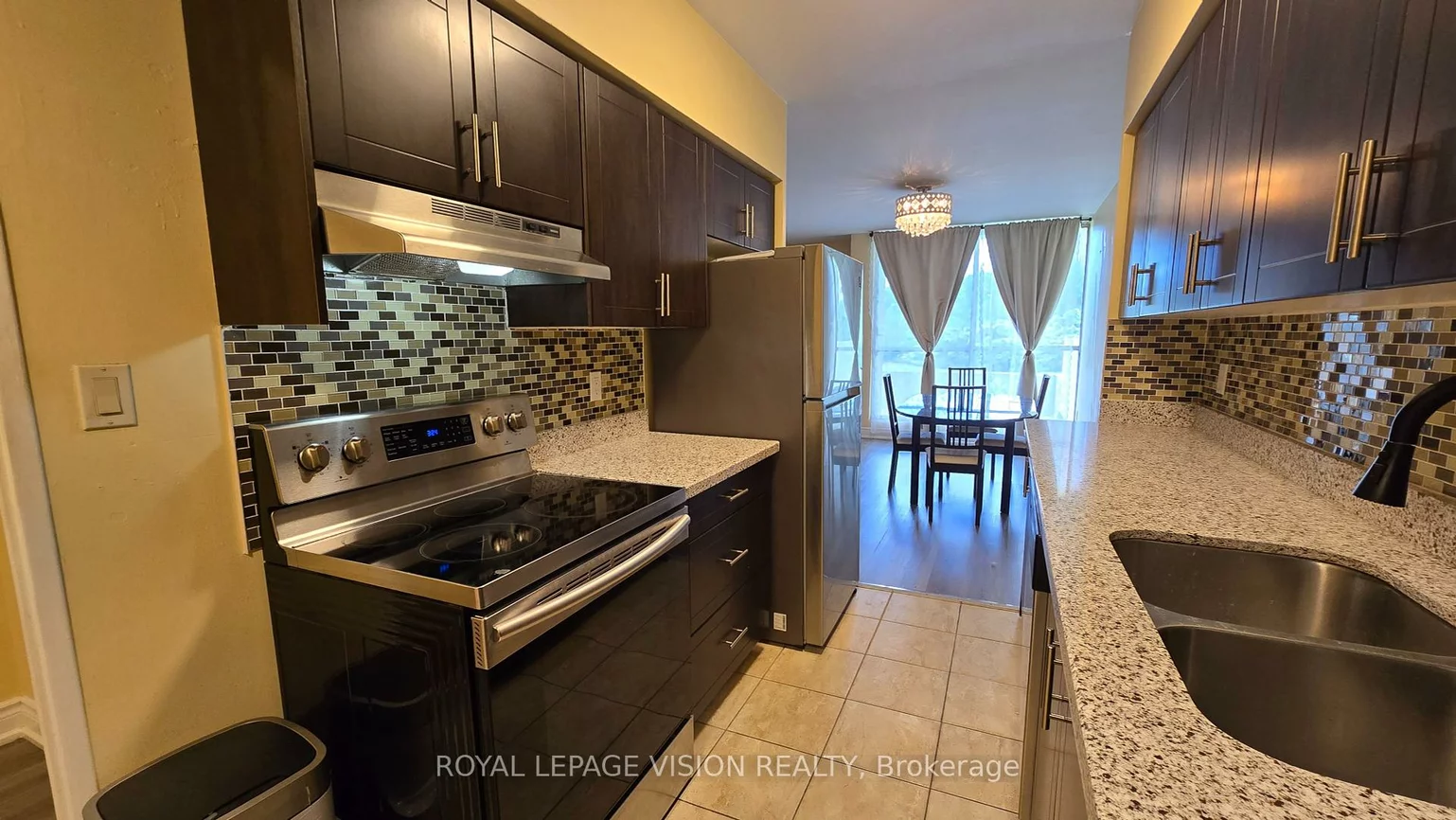 10, Crescent Town, Crescent Town, Toronto