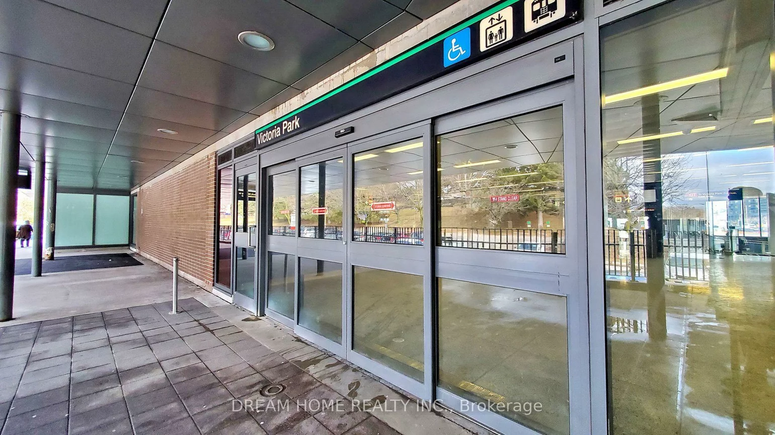 5, Massey, Crescent Town, Toronto