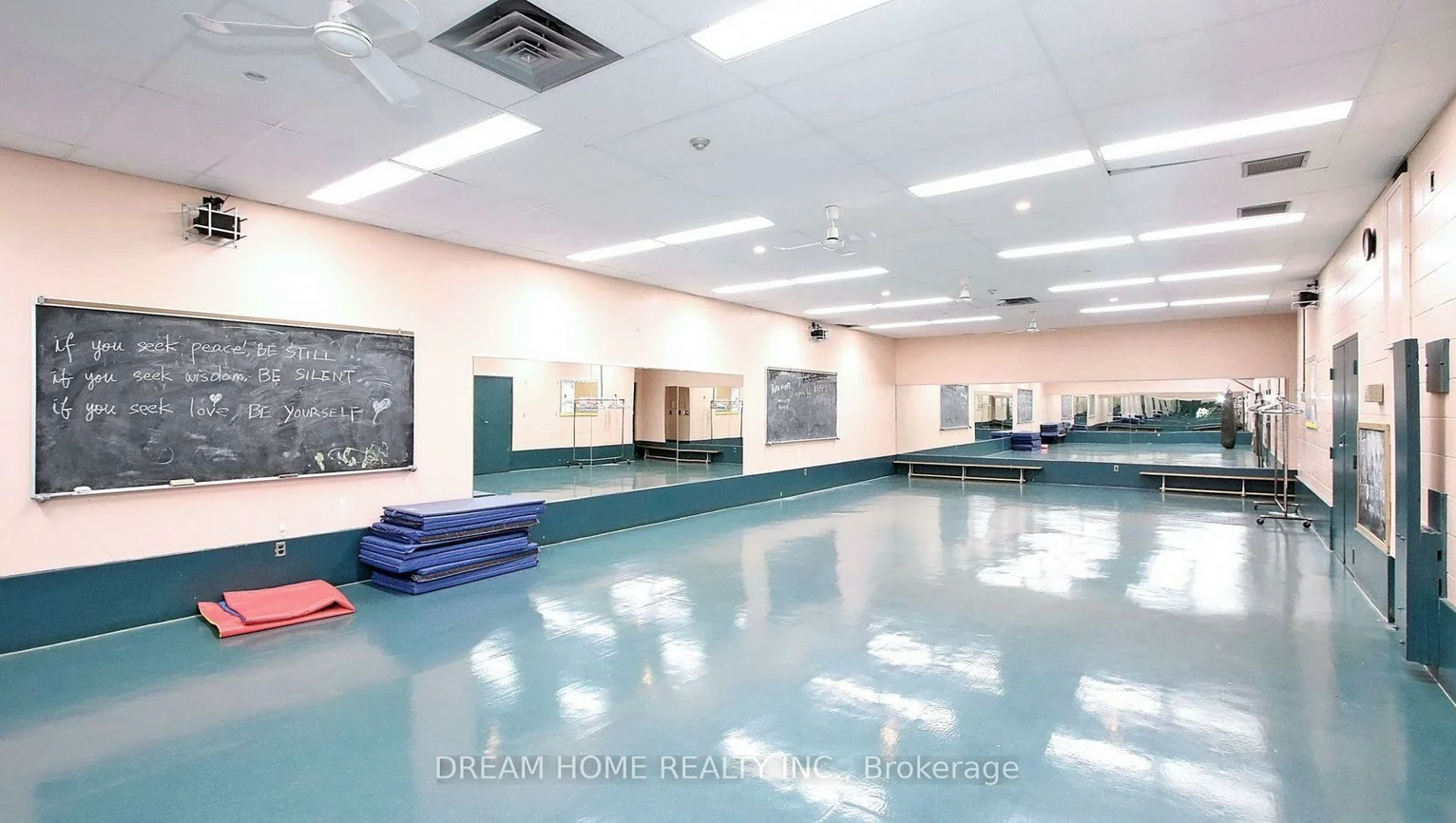 5, Massey, Crescent Town, Toronto