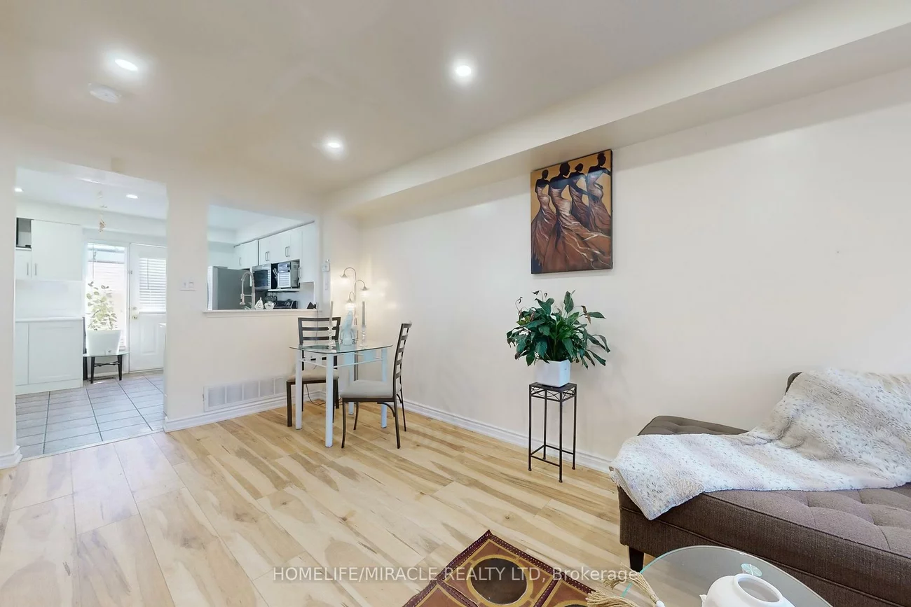 57, Hedge End, Rouge E11, Toronto