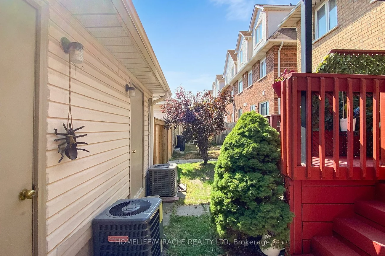 57, Hedge End, Rouge E11, Toronto