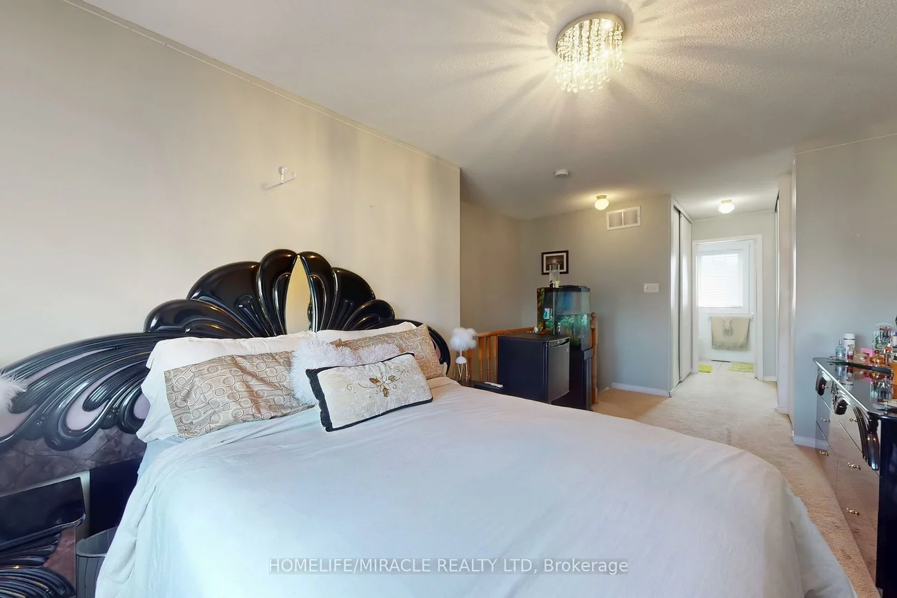 57, Hedge End, Rouge E11, Toronto