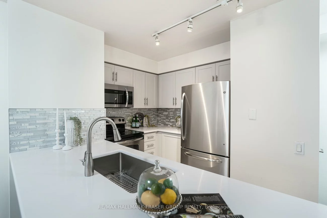8, Mondeo, Dorset Park, Toronto