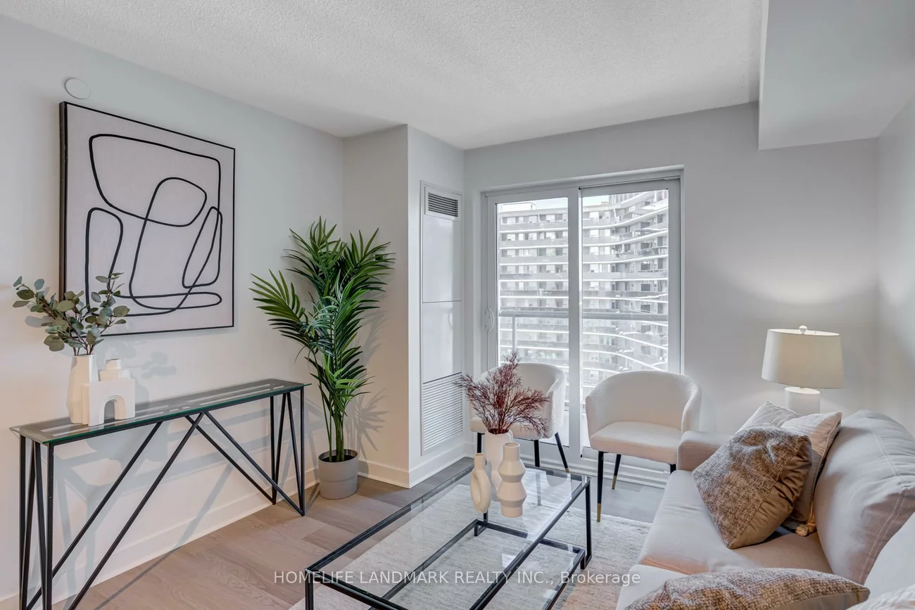 1346, Danforth, Eglinton East, Toronto