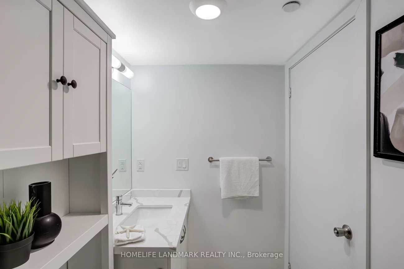 1346, Danforth, Eglinton East, Toronto