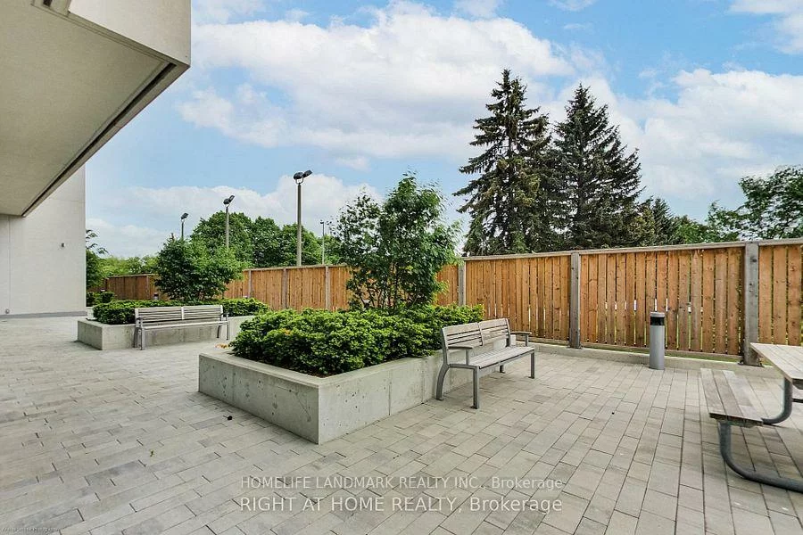 1346, Danforth, Eglinton East, Toronto