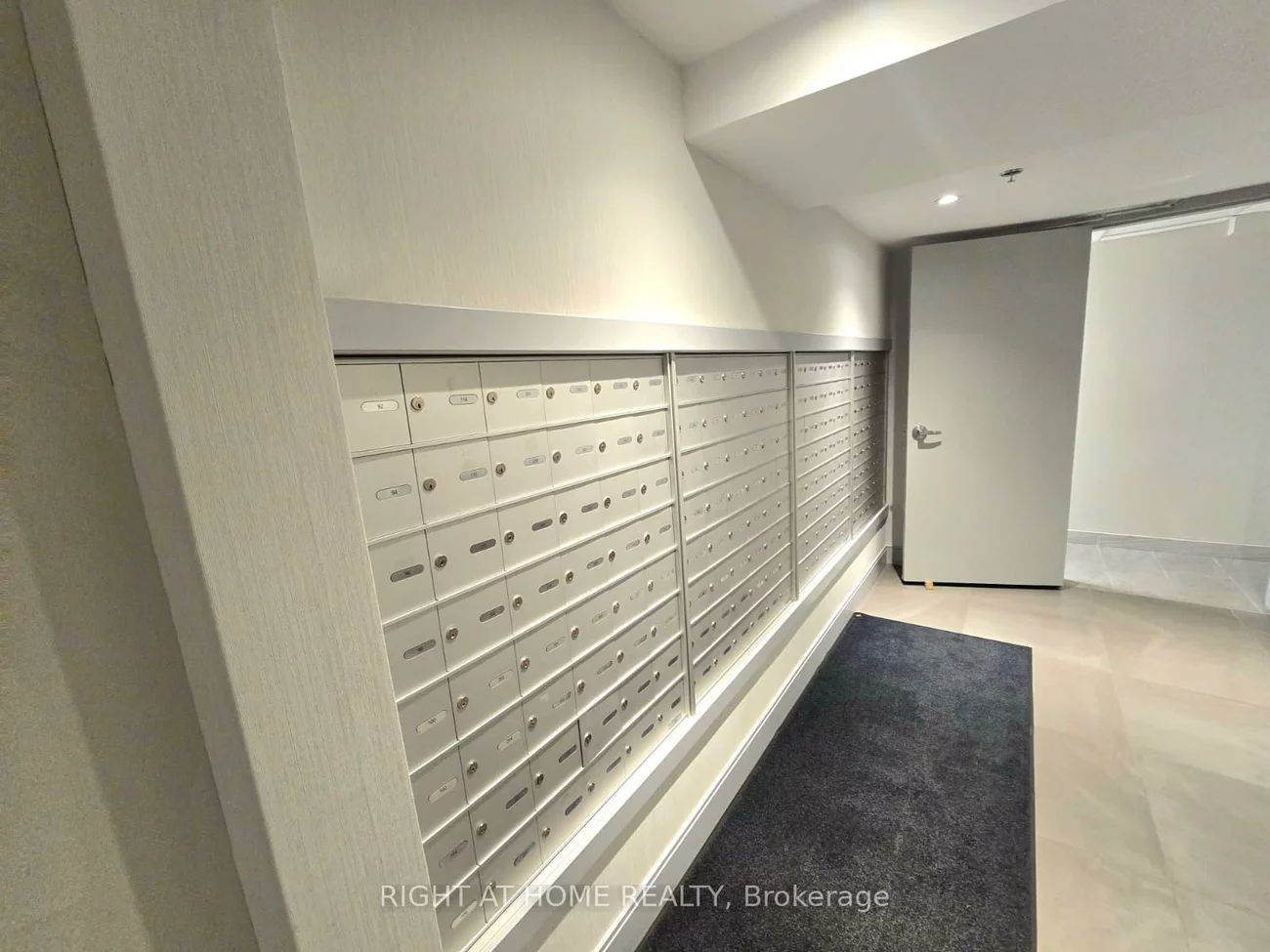 90, Glen Everest, Birchcliffe-Cliffside, Toronto