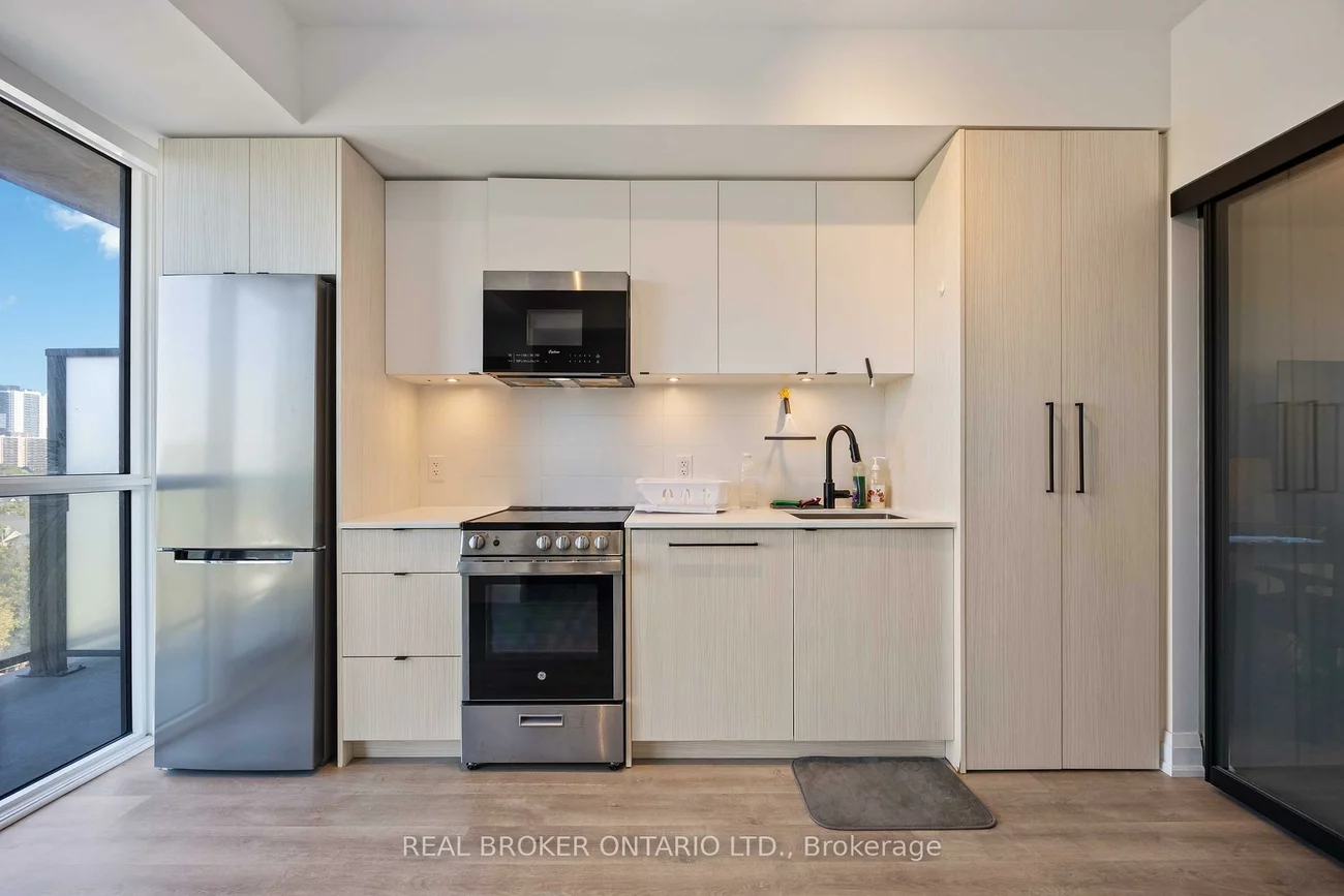 2369, Danforth, East End-Danforth, Toronto