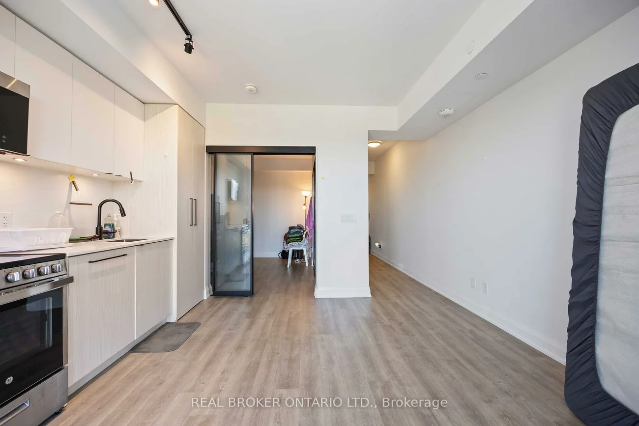 2369, Danforth, East End-Danforth, Toronto