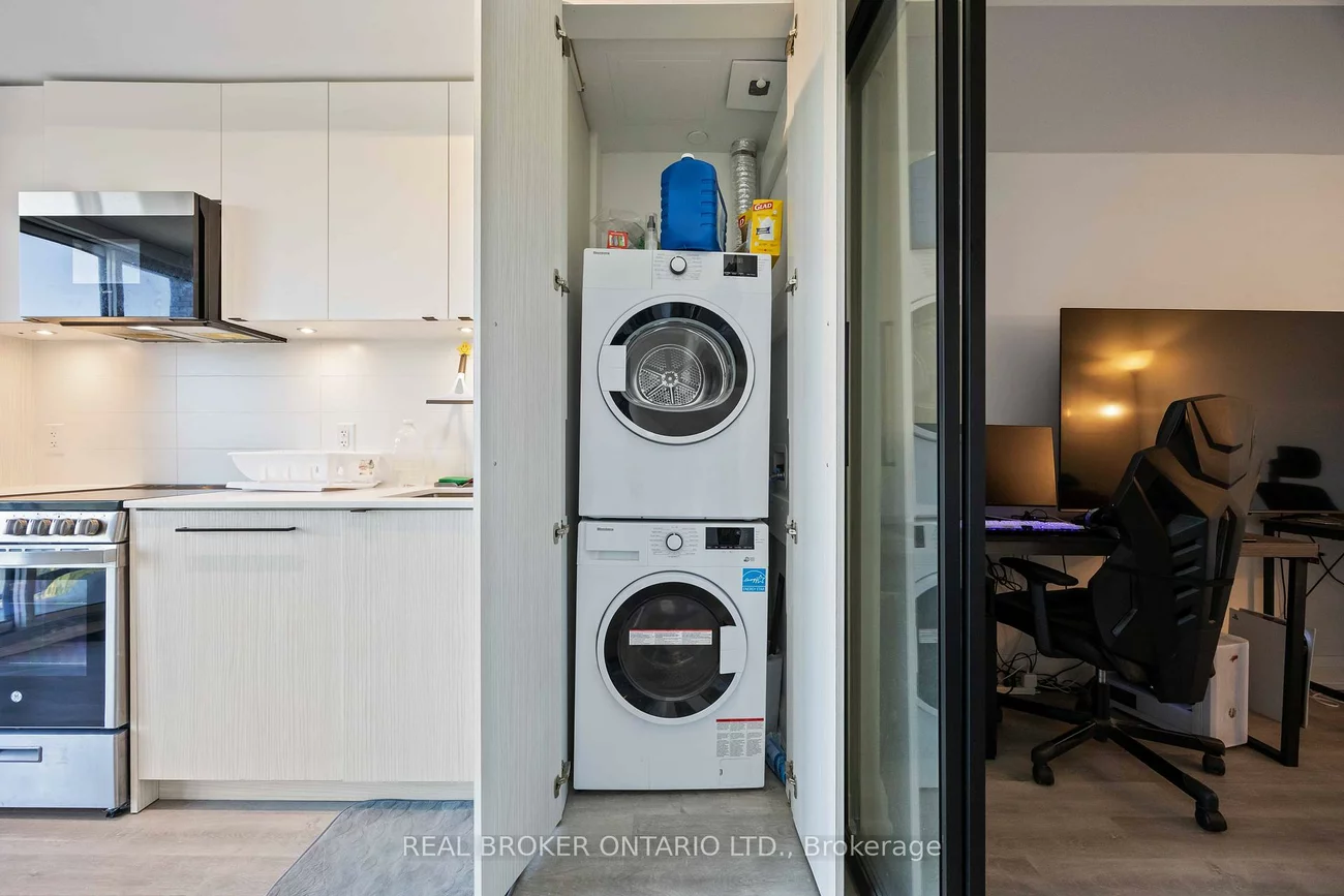 2369, Danforth, East End-Danforth, Toronto
