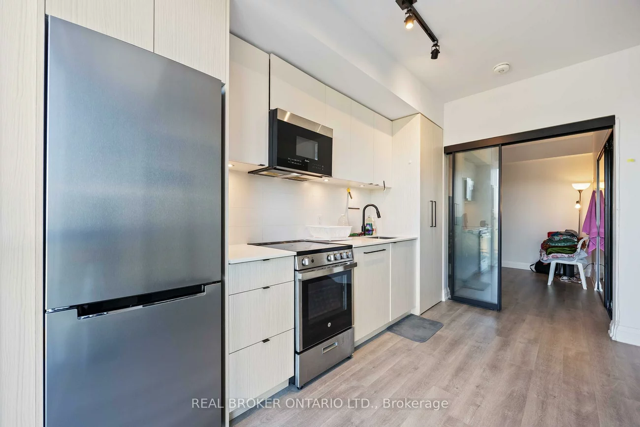 2369, Danforth, East End-Danforth, Toronto