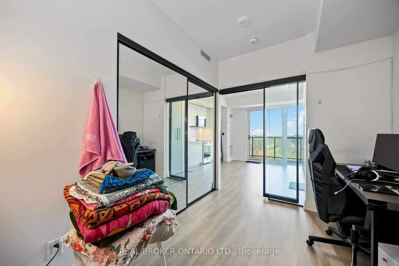 2369, Danforth, East End-Danforth, Toronto