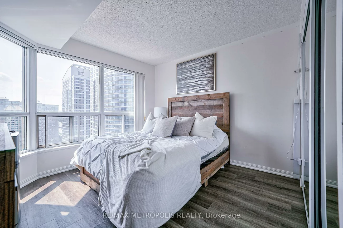 11, Lee Centre, Woburn, Toronto