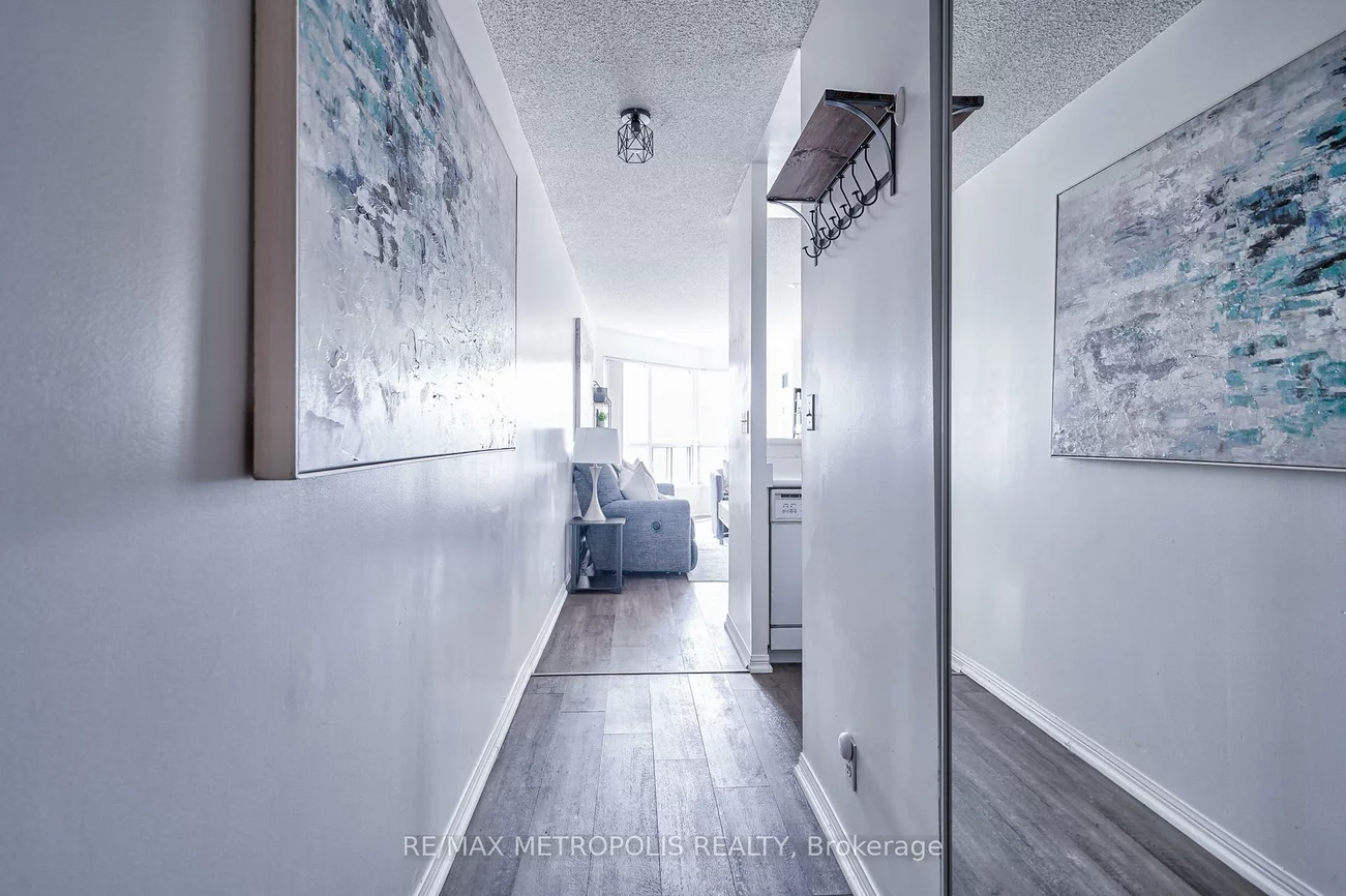 11, Lee Centre, Woburn, Toronto