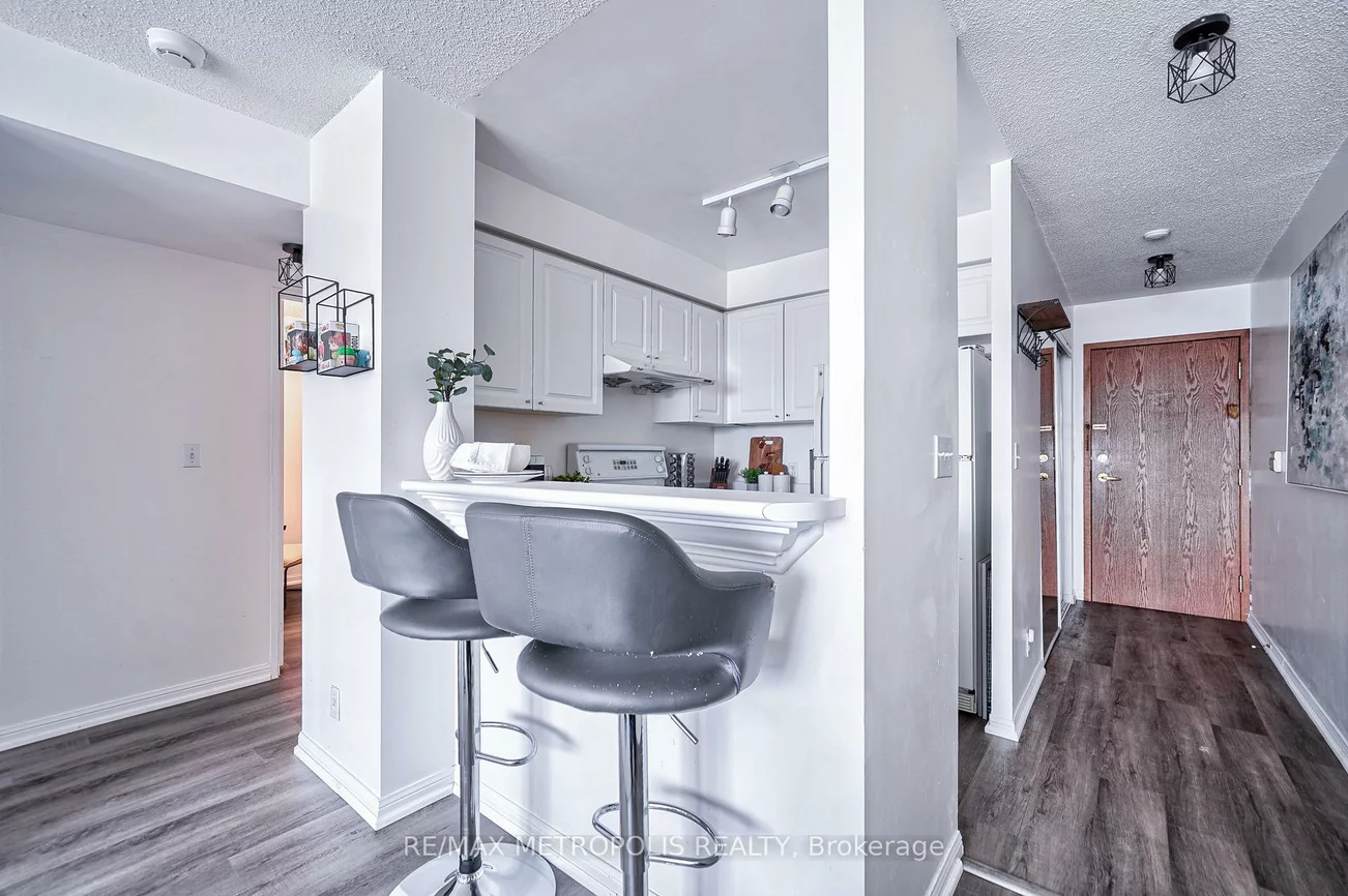 11, Lee Centre, Woburn, Toronto