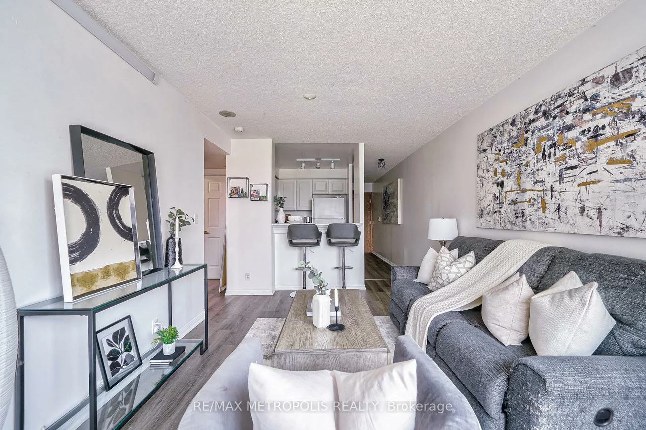 11, Lee Centre, Woburn, Toronto