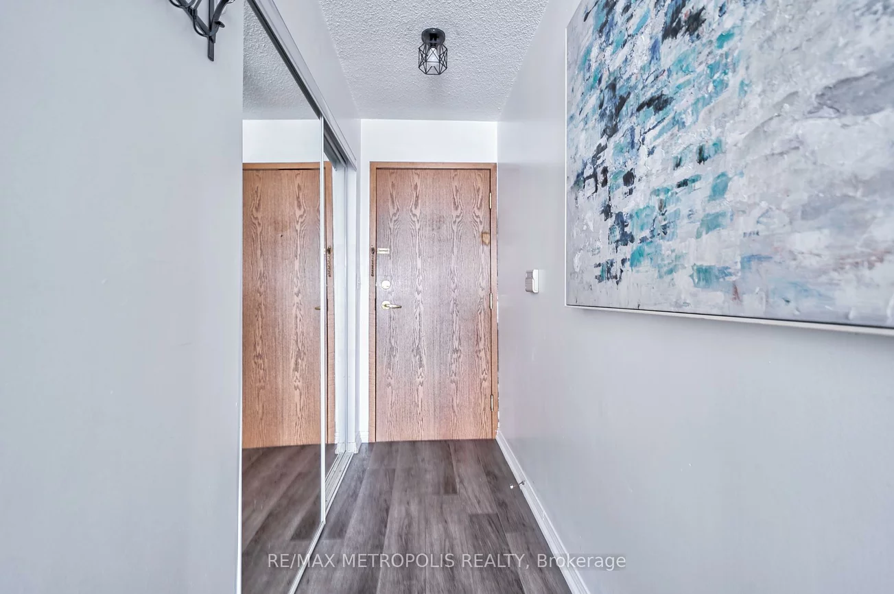 11, Lee Centre, Woburn, Toronto
