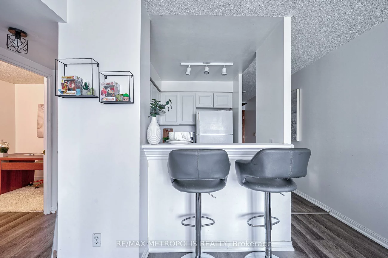 11, Lee Centre, Woburn, Toronto