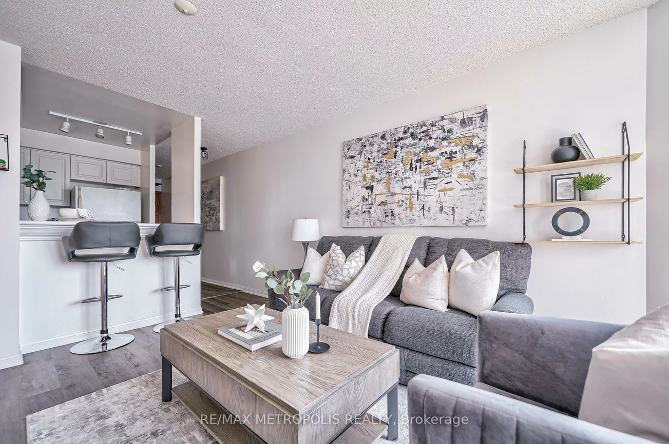 11, Lee Centre, Woburn, Toronto