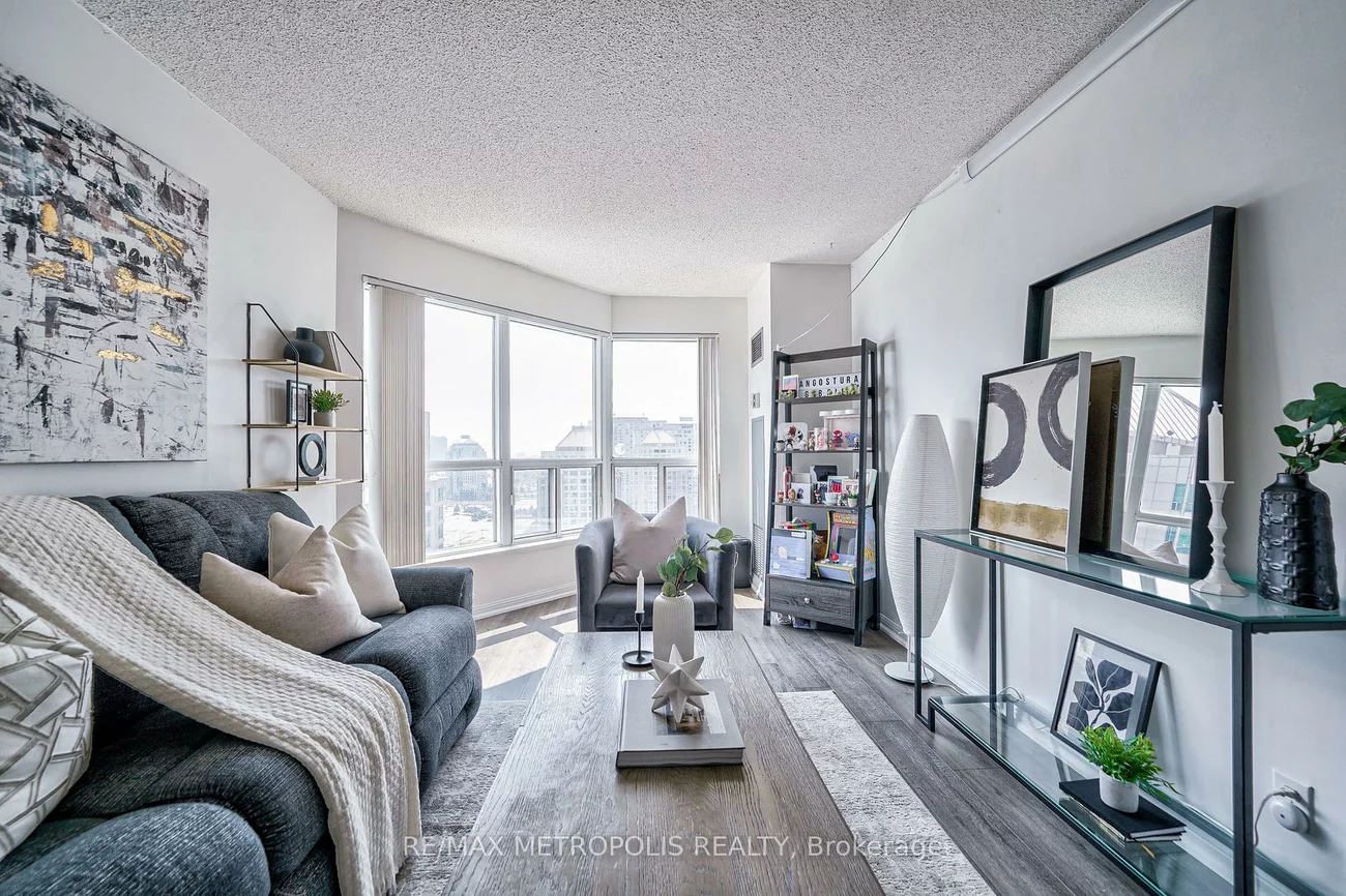 11, Lee Centre, Woburn, Toronto