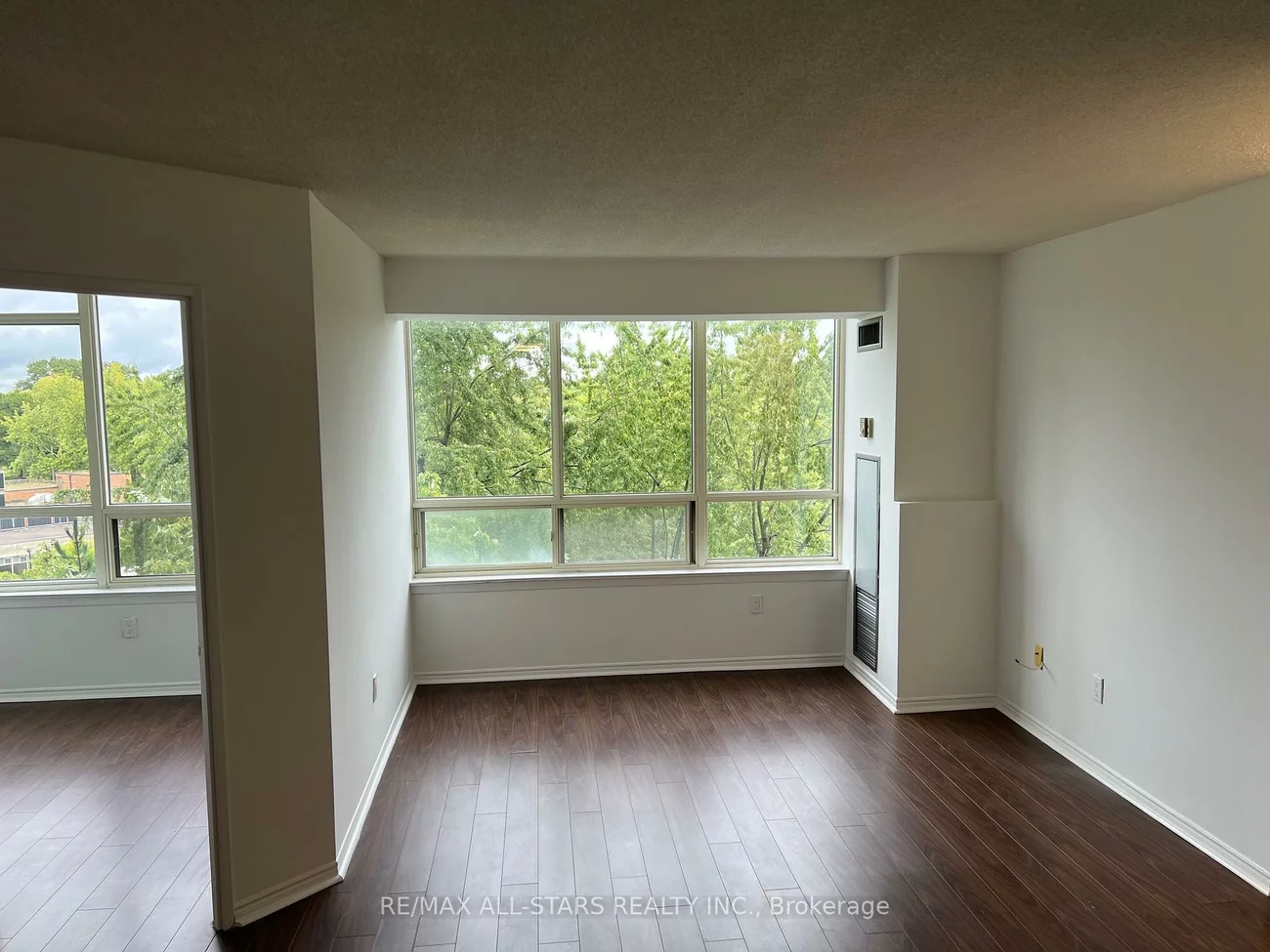 5, Greystone Walk, Kennedy Park, Toronto