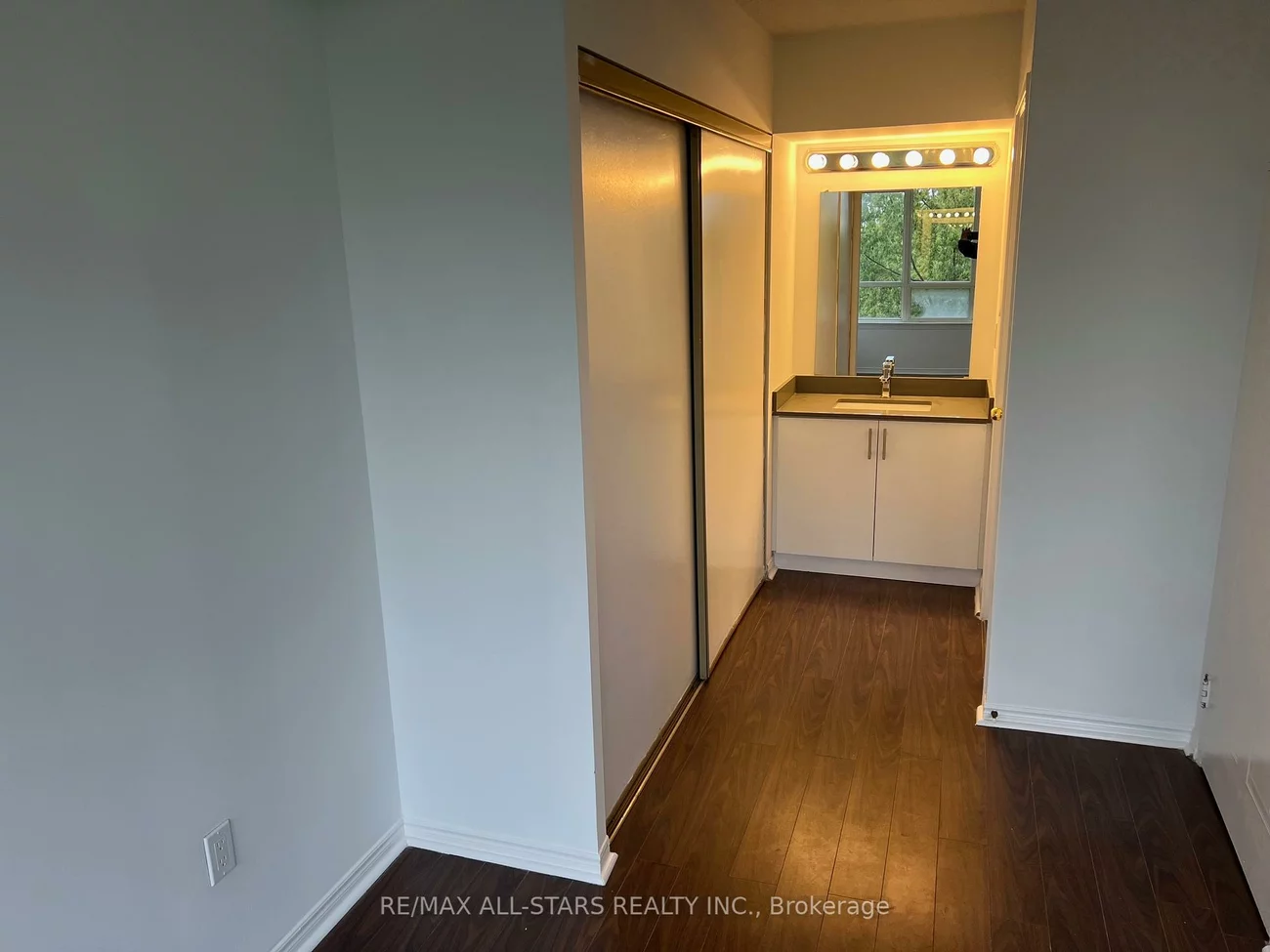 5, Greystone Walk, Kennedy Park, Toronto