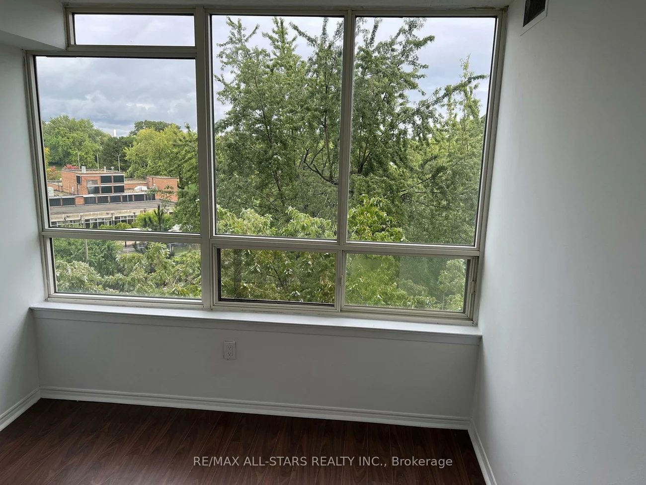 5, Greystone Walk, Kennedy Park, Toronto