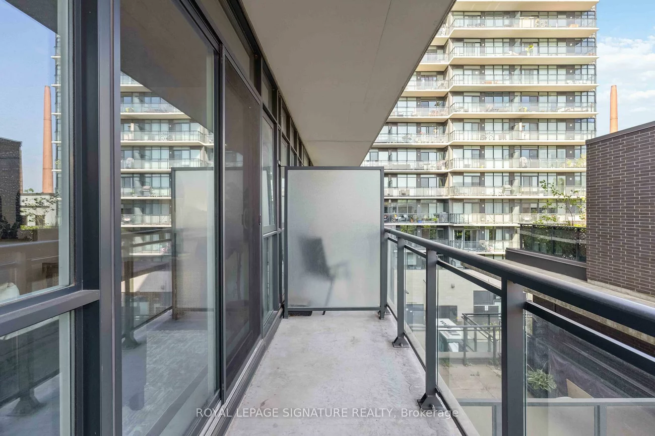 1190, Dundas, South Riverdale, Toronto