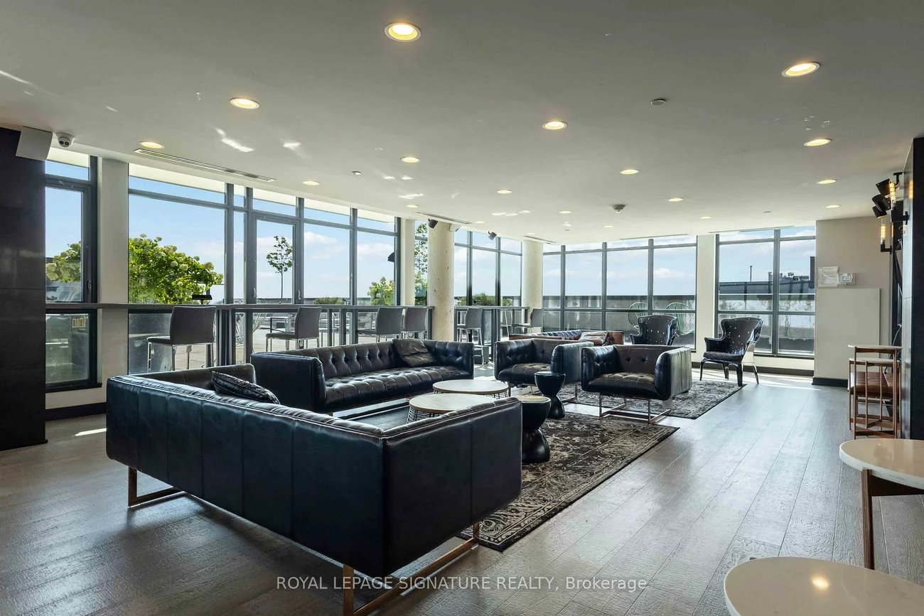 1190, Dundas, South Riverdale, Toronto