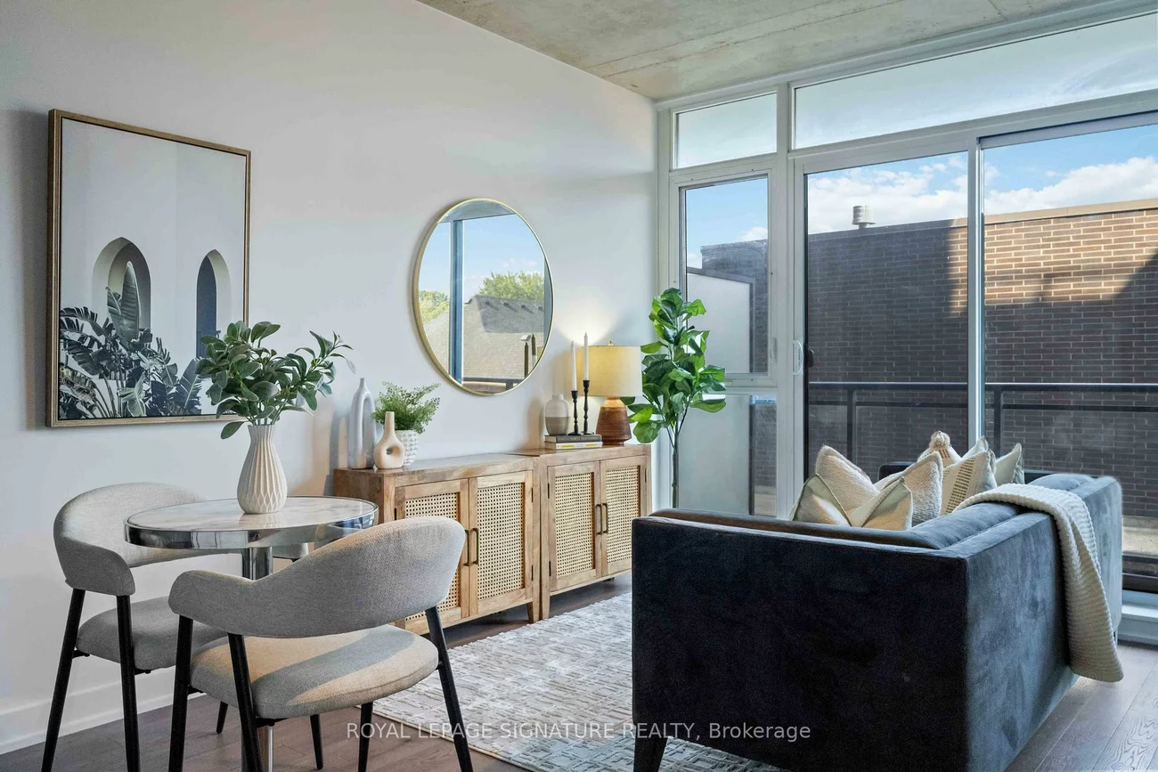 1190, Dundas, South Riverdale, Toronto