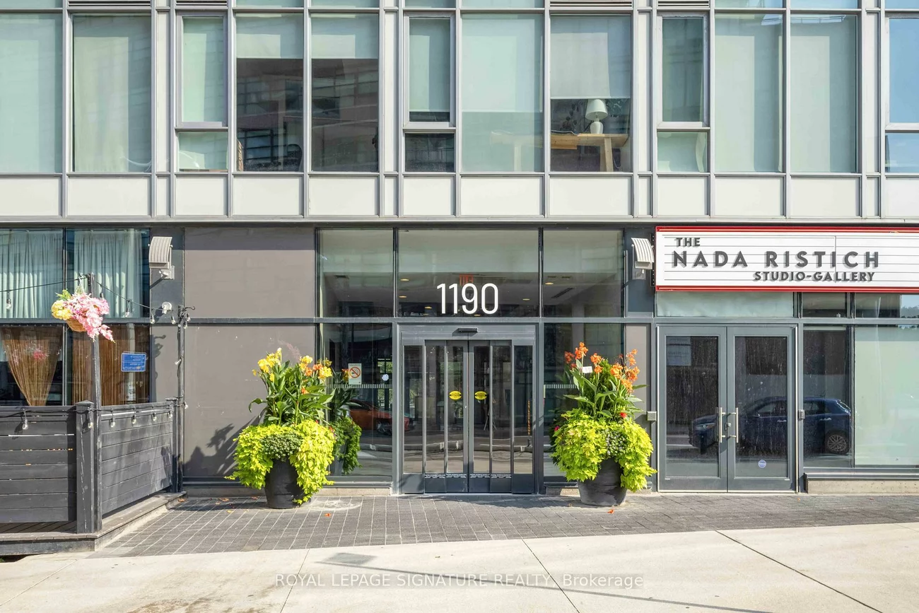 1190, Dundas, South Riverdale, Toronto