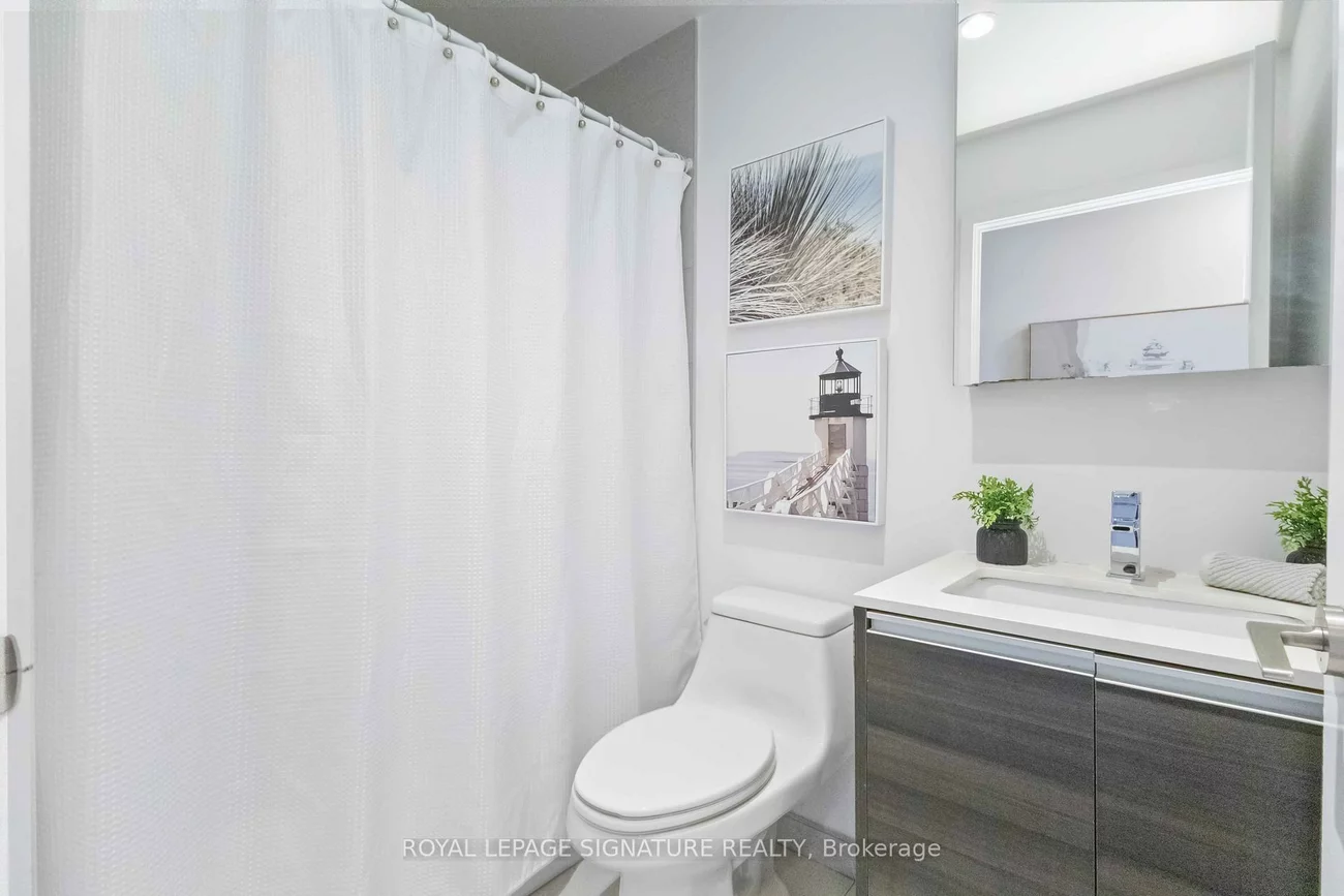 1190, Dundas, South Riverdale, Toronto