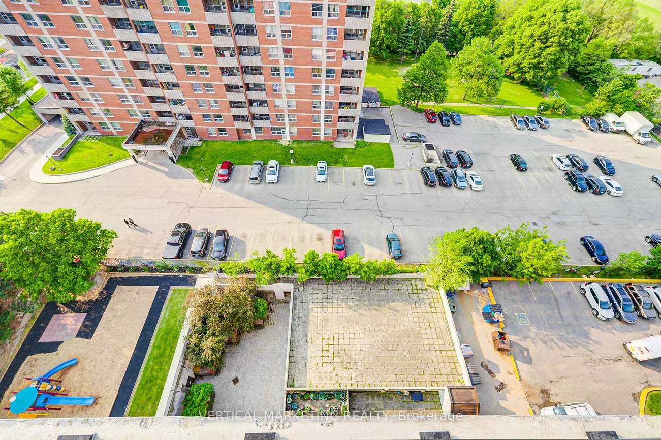 20, Gilder, Eglinton East, Toronto