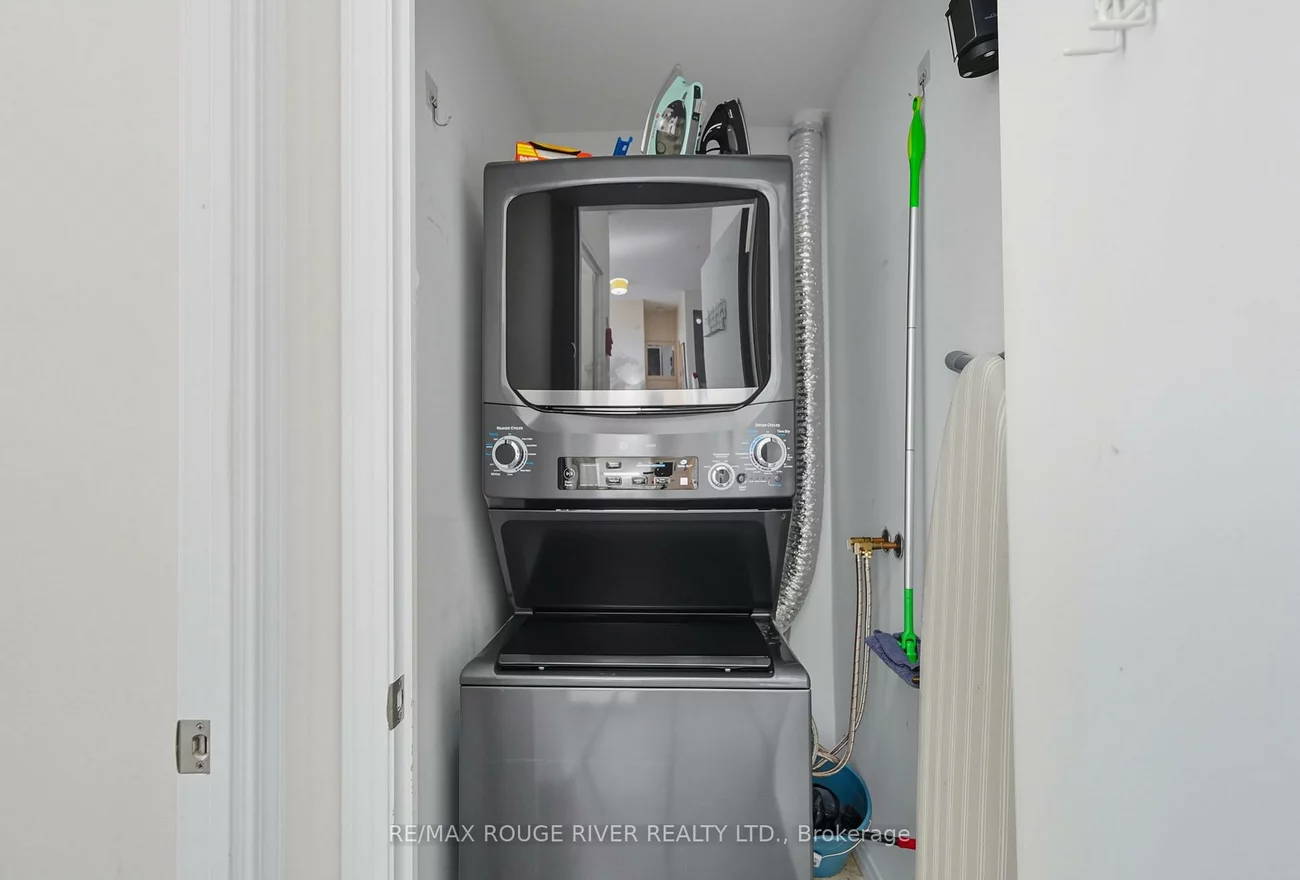 3650, Kingston, Scarborough Village, Toronto