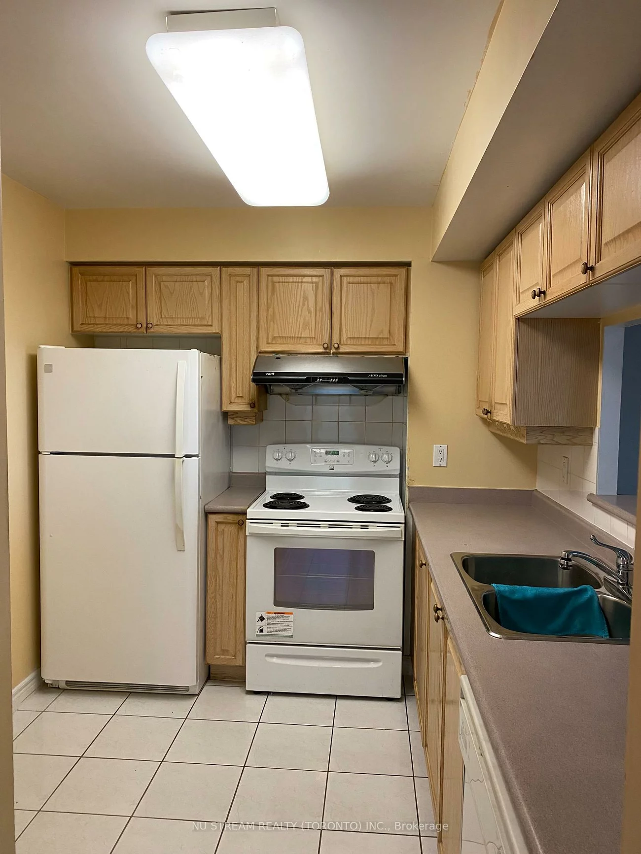 68, Corporate, Woburn, Toronto