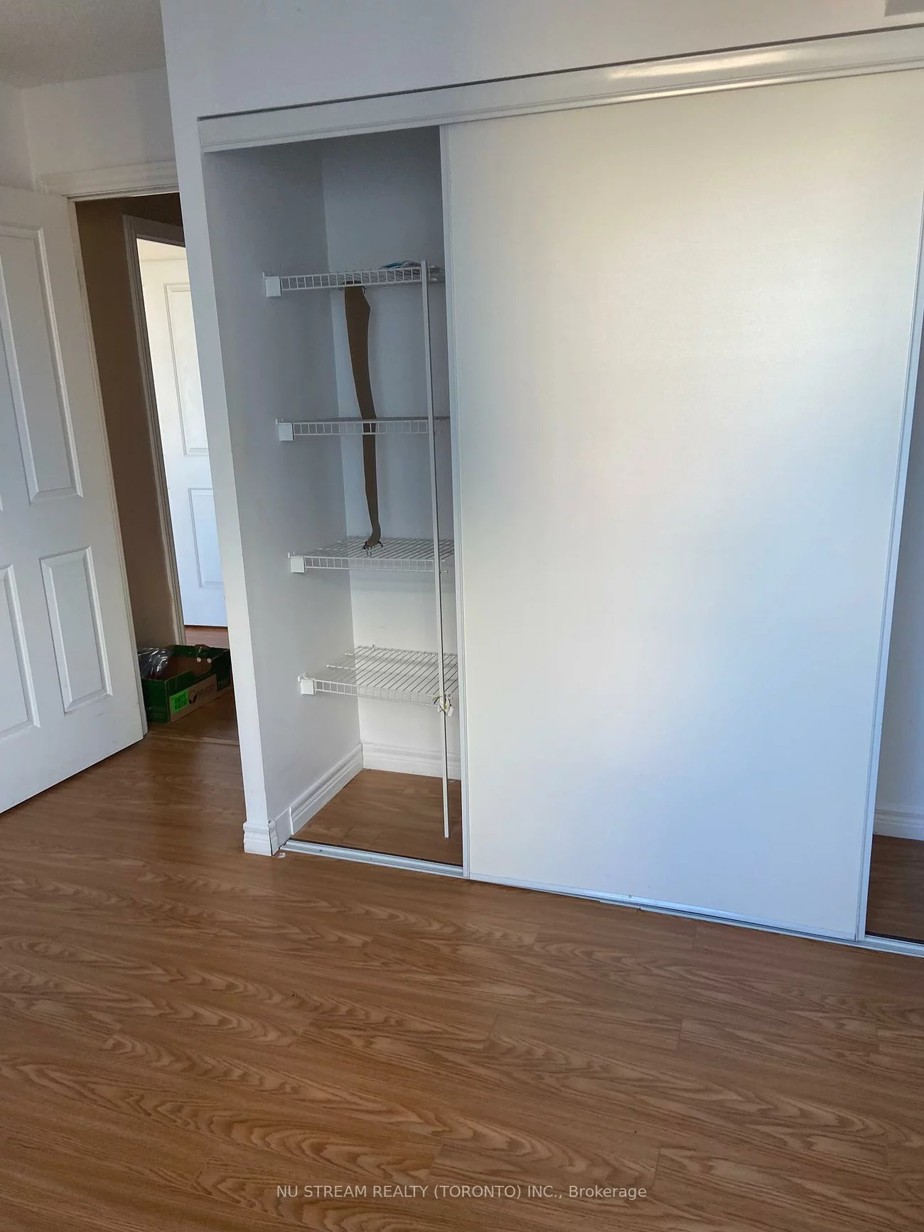 68, Corporate, Woburn, Toronto