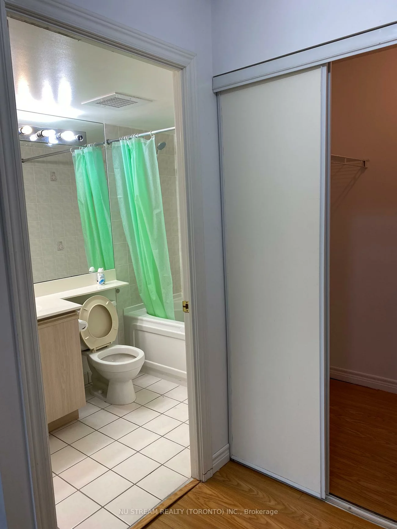 68, Corporate, Woburn, Toronto