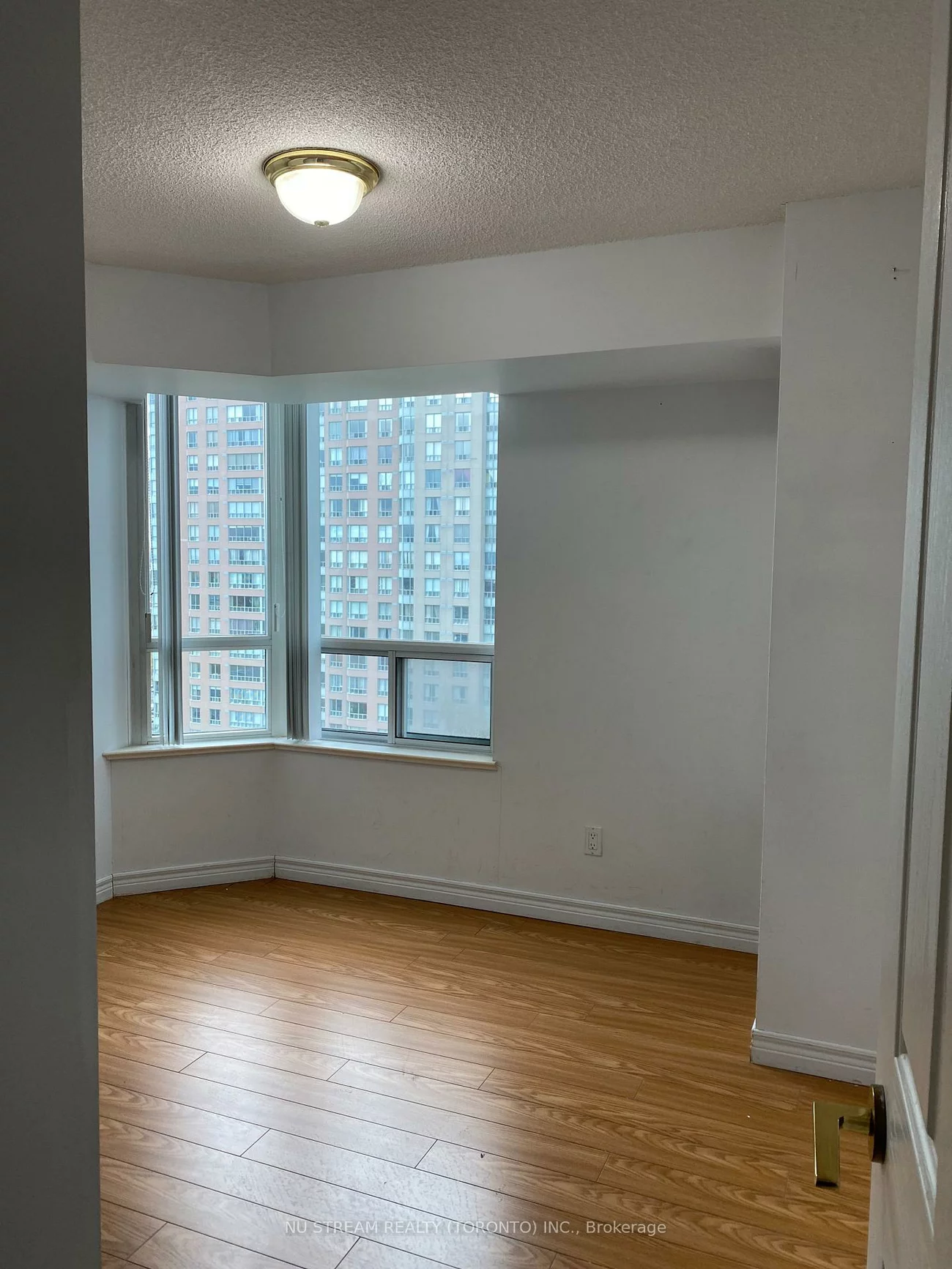 68, Corporate, Woburn, Toronto