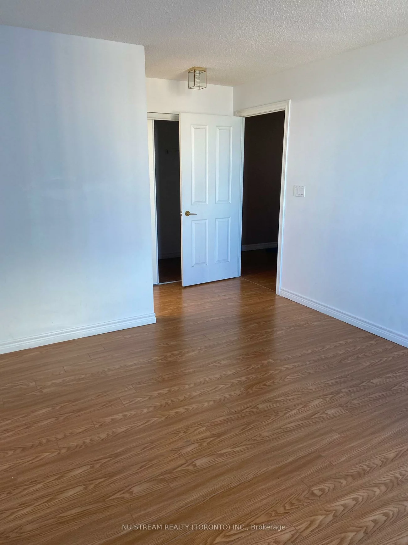 68, Corporate, Woburn, Toronto