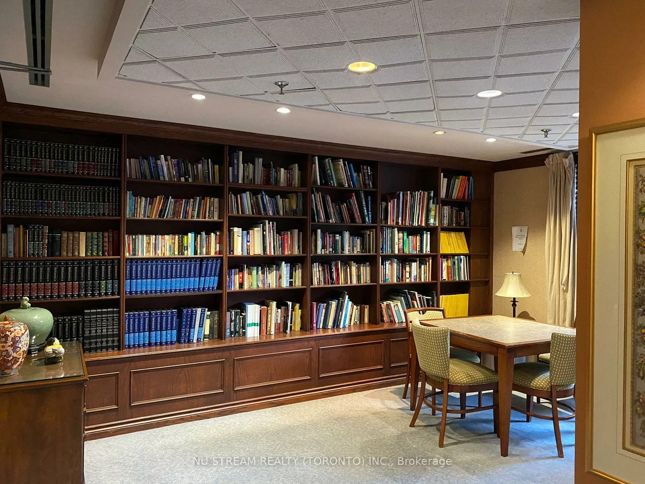 68, Corporate, Woburn, Toronto