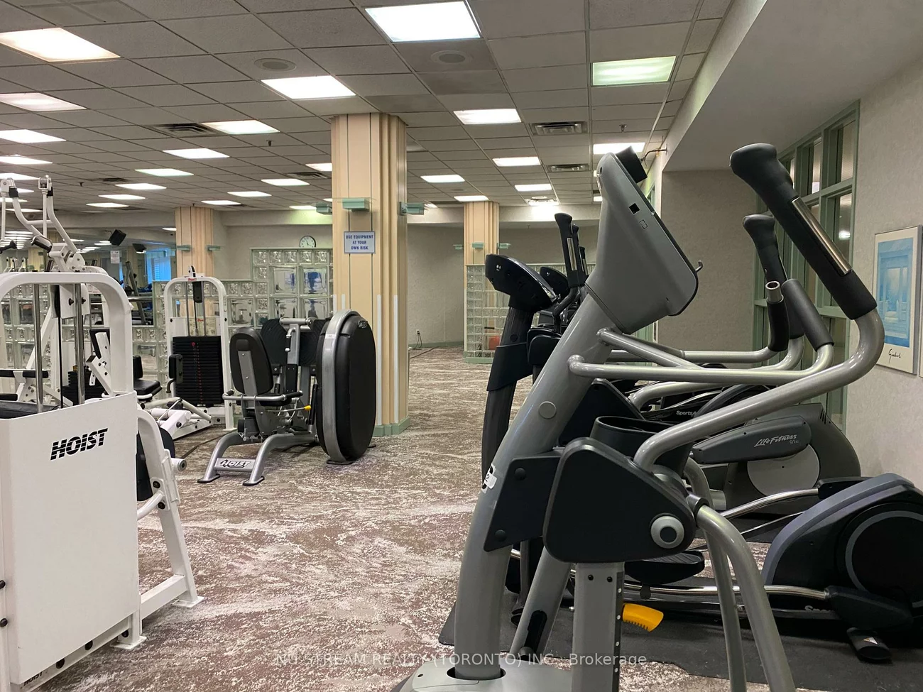 68, Corporate, Woburn, Toronto