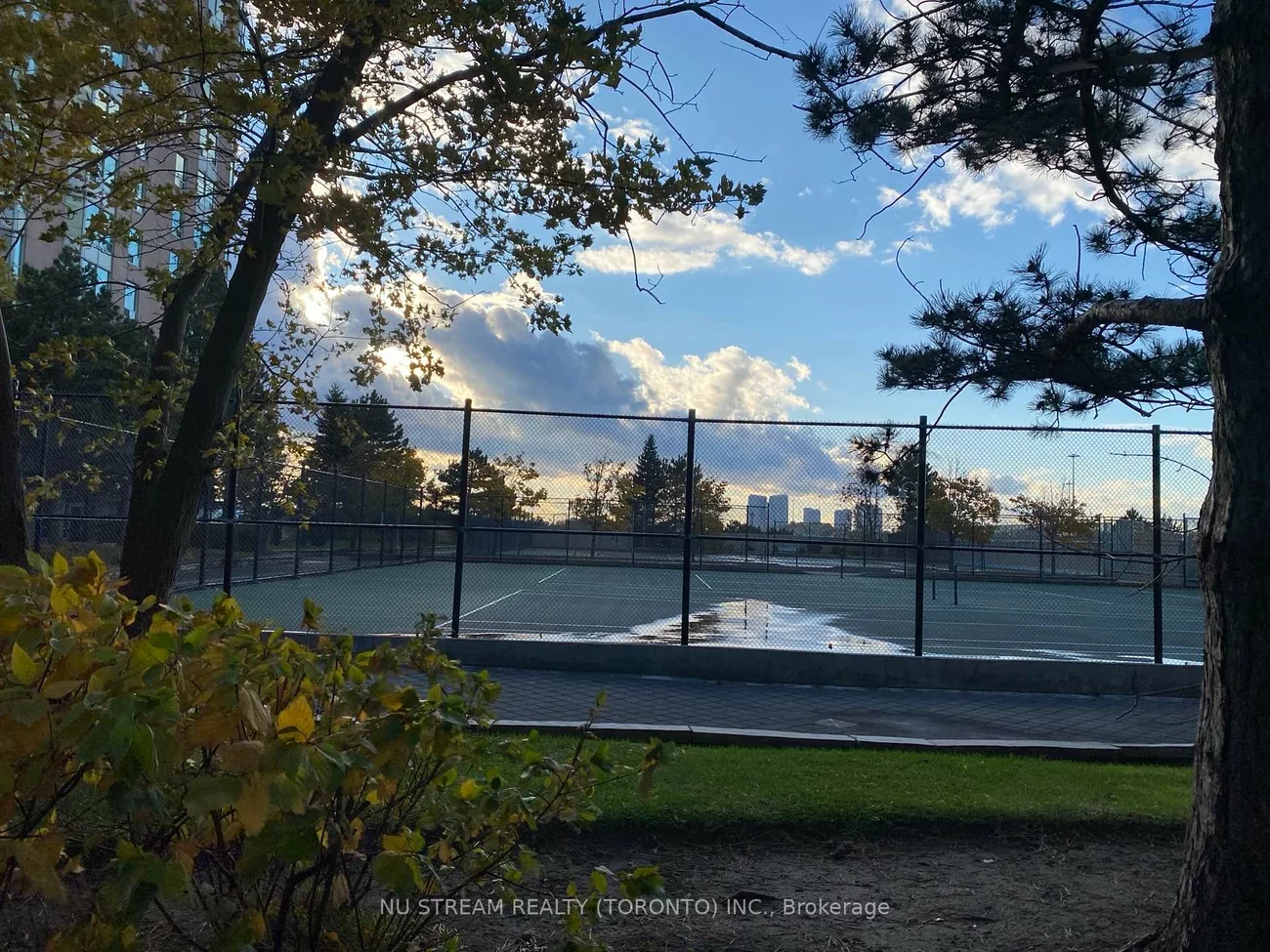 68, Corporate, Woburn, Toronto