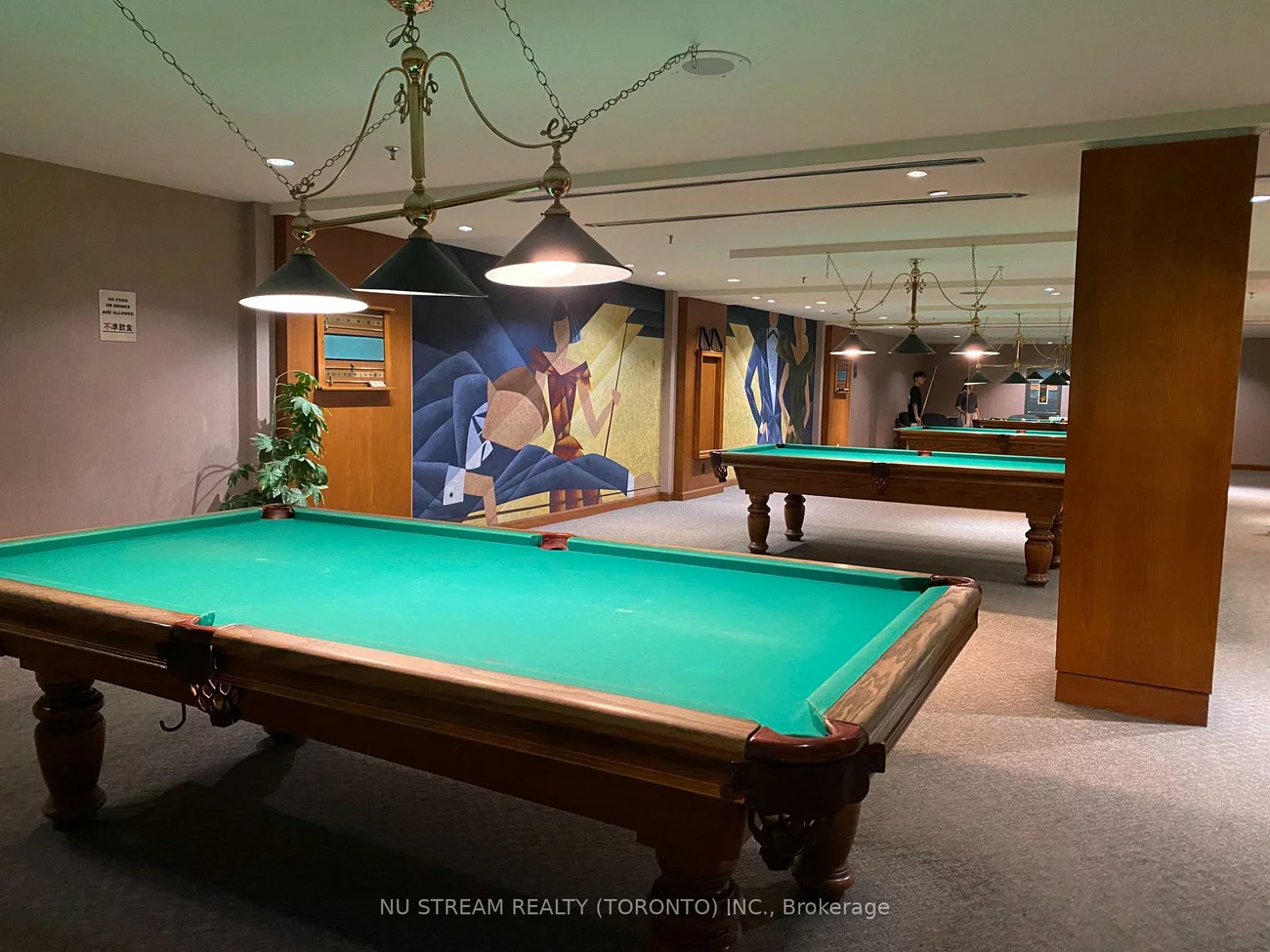 68, Corporate, Woburn, Toronto