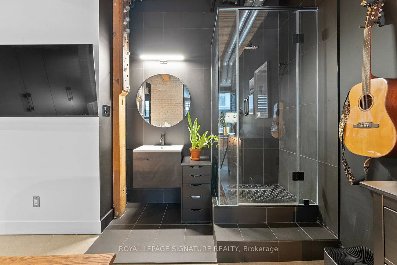 68, Broadview, South Riverdale, Toronto