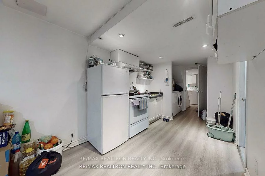 1121, Sandhurst, Agincourt North, Toronto