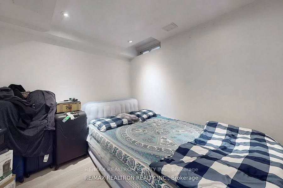 1121, Sandhurst, Agincourt North, Toronto