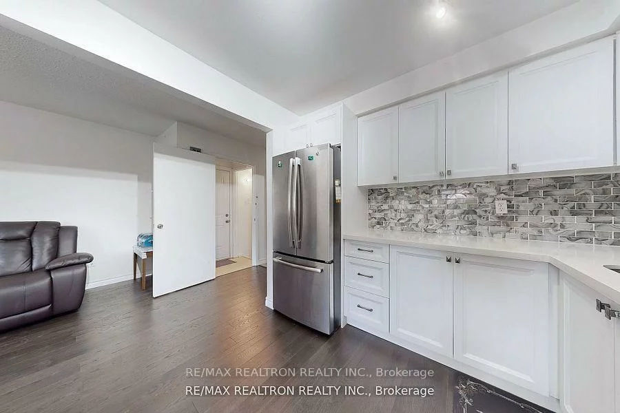 1121, Sandhurst, Agincourt North, Toronto