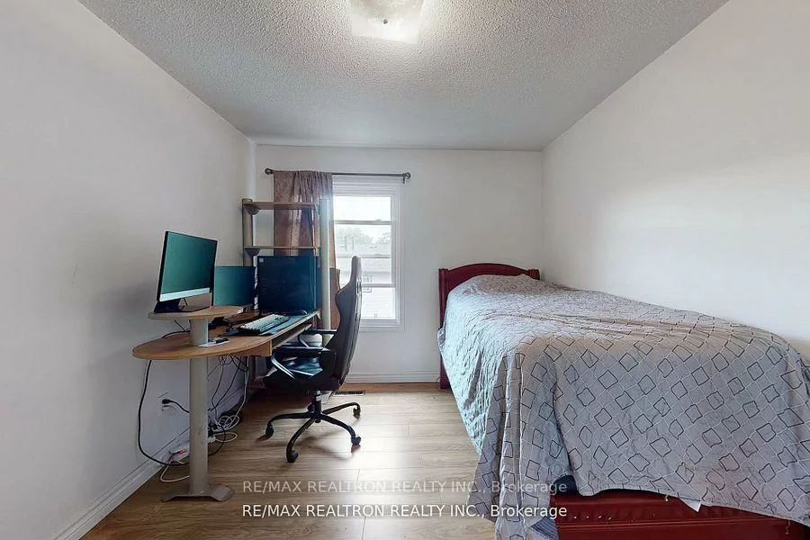 1121, Sandhurst, Agincourt North, Toronto